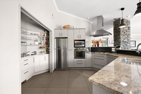 Photo of property in 21 Raddington Way, Huntington, Hamilton, 3210