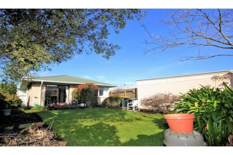 Photo of property in 2/83 Roberta Drive, Somerfield, Christchurch, 8024