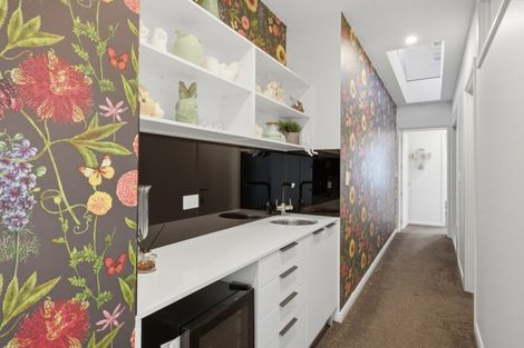 Photo of property in 57 Omokoroa Road, Omokoroa, 3114