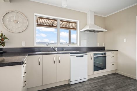 Photo of property in 28 Bickerstaffe Road, Maungaturoto, 0520