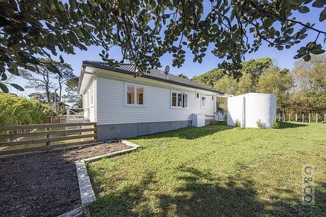 Photo of property in 231 Waitakere Road, Taupaki, Henderson, 0782