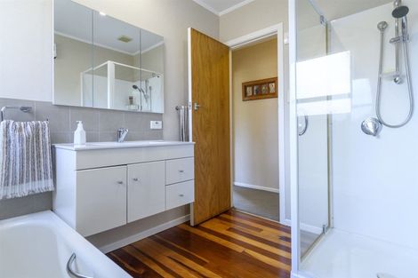 Photo of property in 18 Karaka Road, Otumoetai, Tauranga, 3110