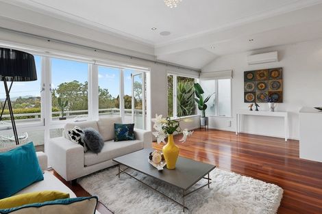 Photo of property in 14 Bank Street, Hillcrest, Auckland, 0627