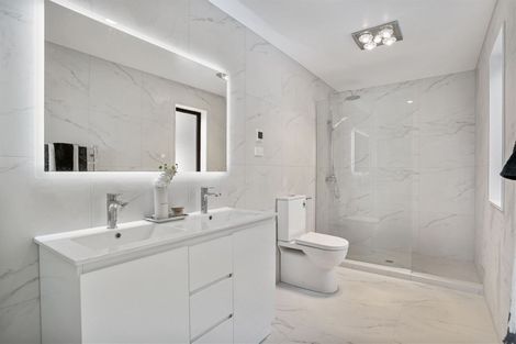 Photo of property in 4 Matahae Drive, Flat Bush, Auckland, 2019