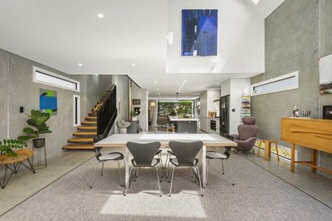 Photo of property in 81 Queen Street, Northcote Point, Auckland, 0627