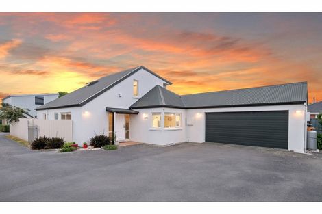 Photo of property in 10 Yeovil Place, St Albans, Christchurch, 8052