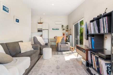 Photo of property in 209 Kiwi Road, Whangamata, 3620