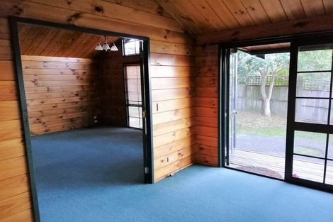 Photo of property in 2/16 Corunna Road, Milford, Auckland, 0620