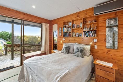 Photo of property in 76 Brick Bay Drive, Sandspit, Warkworth, 0982