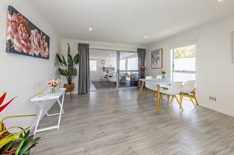 Photo of property in 3 Sandrine Avenue, Clover Park, Auckland, 2019