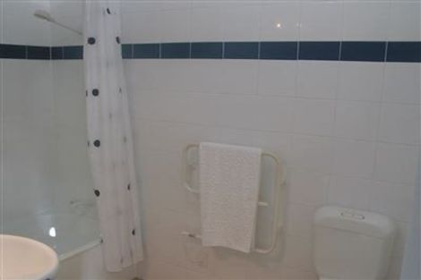 Photo of property in 3/252 Hurstmere Road, Takapuna, Auckland, 0622