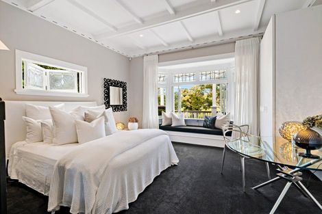 Photo of property in 20 Seabreeze Road, Narrow Neck, Auckland, 0624