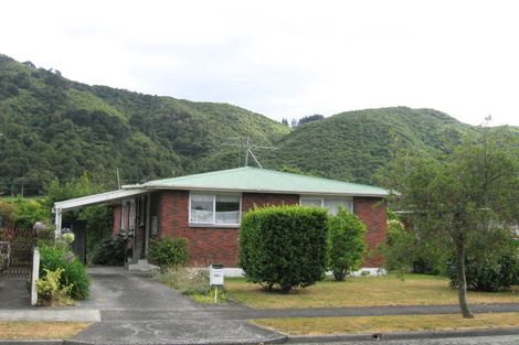 Photo of property in 98b Pasadena Crescent, Totara Park, Upper Hutt, 5018