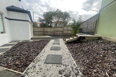Photo of property in 3 Dainton Place, New Lynn, Auckland, 0600
