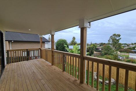Photo of property in 90a Gossamer Drive, Pakuranga Heights, Auckland, 2010