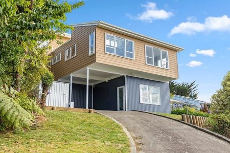 Photo of property in 1 Jacaranda Grove, Maungaraki, Lower Hutt, 5010