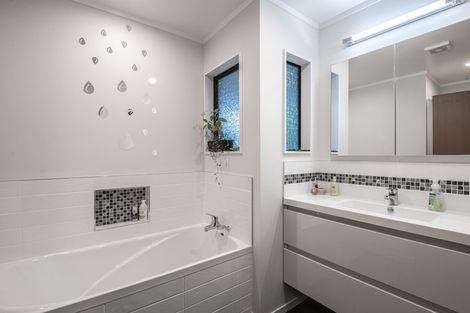 Photo of property in 60 Erris Street, Johnsonville, Wellington, 6037