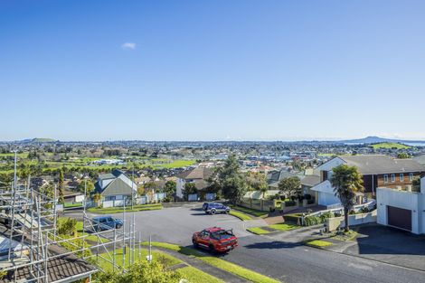 Photo of property in 22 Mccahill Views, Botany Downs, Auckland, 2010