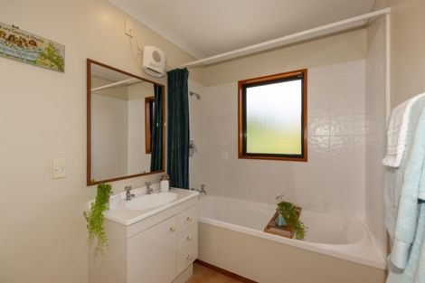 Photo of property in 28 Mckenzie Avenue, Raumati South, Paraparaumu, 5032