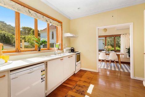 Photo of property in 14 Simla Crescent, Khandallah, Wellington, 6035