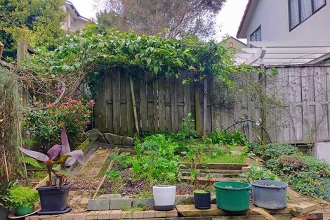 Photo of property in 10/42 Fields Parade, Oteha, Auckland, 0632