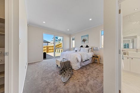 Photo of property in 26 Celestial Crescent, Orewa, 0931