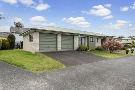 Photo of property in 16 Bramley Drive, Rototuna, Hamilton, 3210