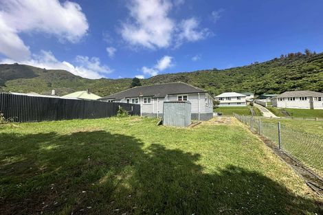Photo of property in 70 Judd Crescent, Naenae, Lower Hutt, 5011