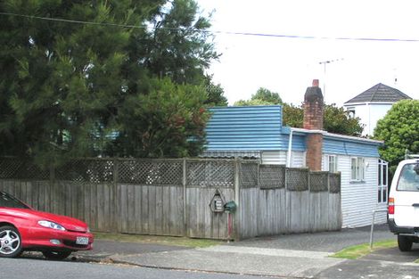 Photo of property in 5a Bruce Street, Northcote Point, Auckland, 0627