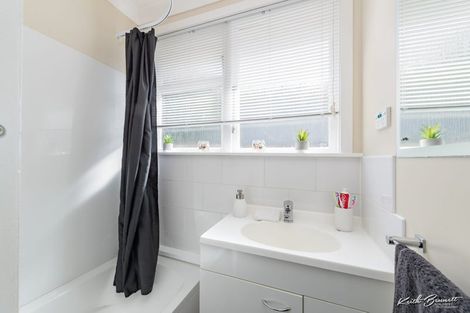 Photo of property in 11 Penguin Grove, Waitangirua, Porirua, 5024