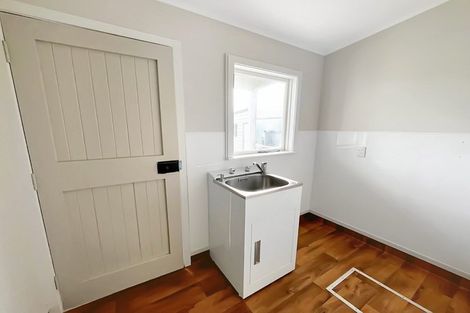 Photo of property in 34-36 Devon Crescent, Bulls, 4818