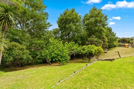 Photo of property in 2 Slater Road, South Head, Helensville, 0874