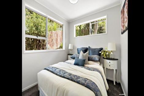 Photo of property in 2/7 Malters Place, Browns Bay, Auckland, 0630