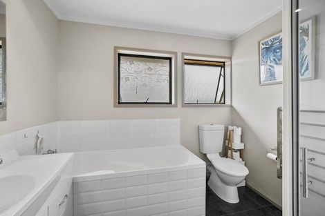 Photo of property in 111 Tuhikaramea Road, Dinsdale, Hamilton, 3204