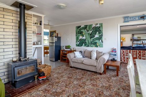 Photo of property in 4 Whangaimoana Beach Road, Whangaimoana, Pirinoa, 5772