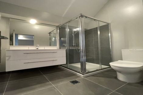 Photo of property in 49b Hatherlow Street, Glenfield, Auckland, 0629