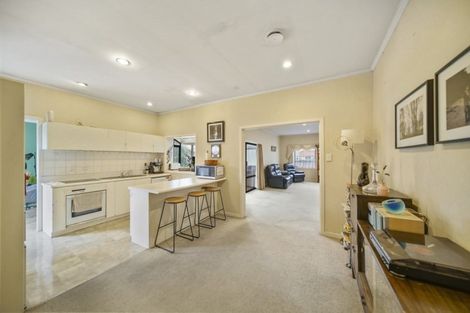 Photo of property in 13 Birdwood Avenue, Papatoetoe, Auckland, 2025