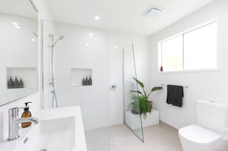 Photo of property in 1/26 Bryers Place, Bayview, Auckland, 0629