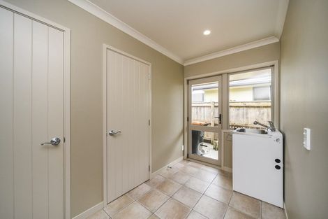 Photo of property in 21 Johnstone Drive, Fitzherbert, Palmerston North, 4410
