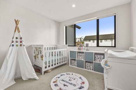 Photo of property in 10 Seafarer Crescent, Stanmore Bay, Whangaparaoa, 0932