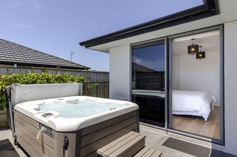 Photo of property in 22 Keene Drive, Bell Block, New Plymouth, 4312