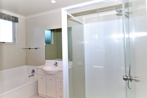 Photo of property in 11 Sires Parkway, Takanini, 2112