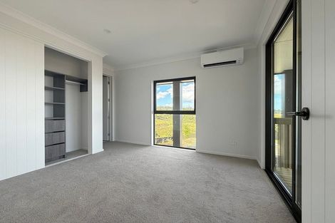 Photo of property in 30 Ridgehill Rise, Flat Bush, 2019