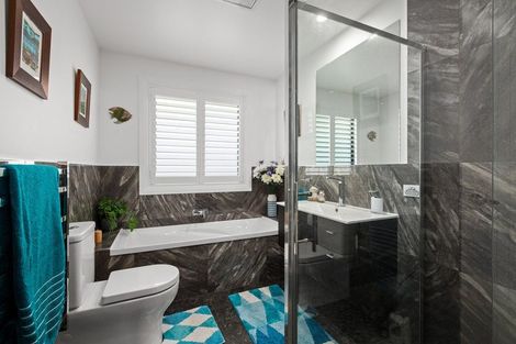 Photo of property in 30 Lakeside Terrace, Omokoroa, 3114