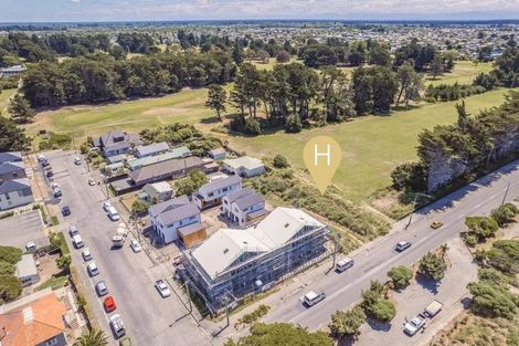 Photo of property in 2/142 Marine Parade, New Brighton, Christchurch, 8083