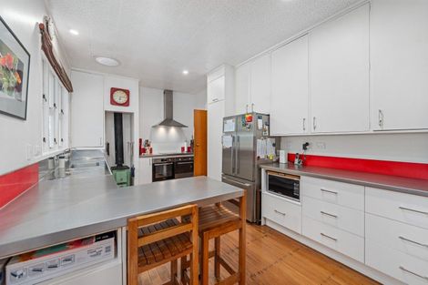 Photo of property in 48 Paraekaretu Street, Hunterville, 4730