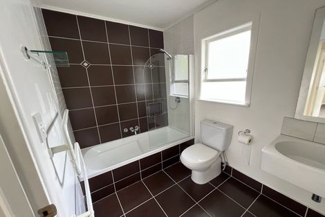 Photo of property in 40 Trinidad Road, Sunnynook, Auckland, 0620