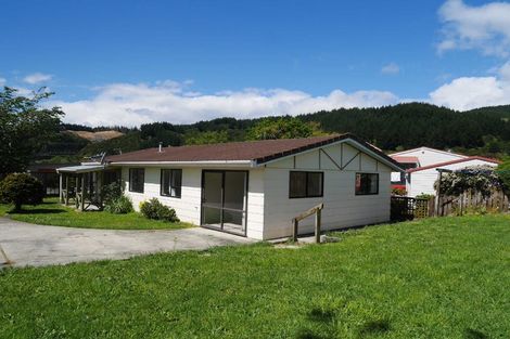 Photo of property in 13 Redwood Close, Paraparaumu, 5032