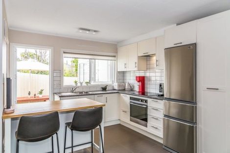 Photo of property in 2/42 Beach Road, Castor Bay, Auckland, 0620