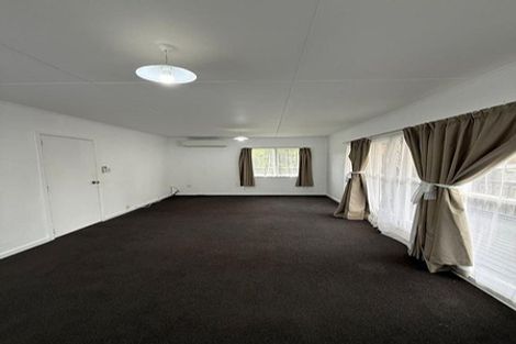 Photo of property in 9 Edwin Freeman Place, Ranui, Auckland, 0612